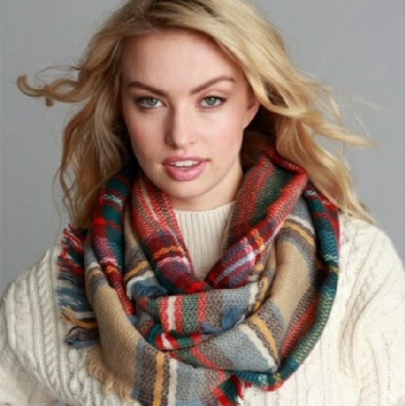 Tartan Plaid Infinity Scarf - Picture 5 of 6